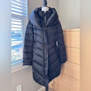 Tahari Women's Elegant Black Puffer Coat